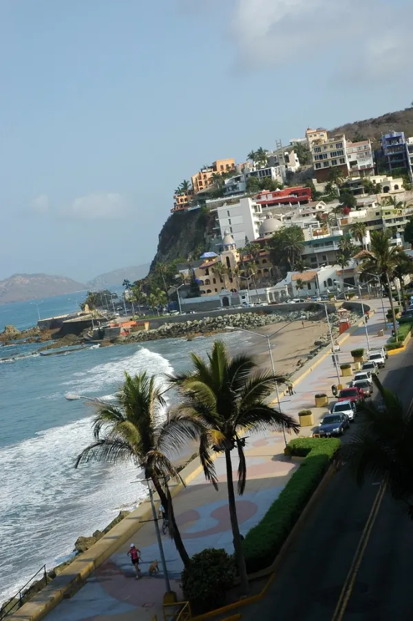 Nueva Gorgona vs Coronado: Where to Live